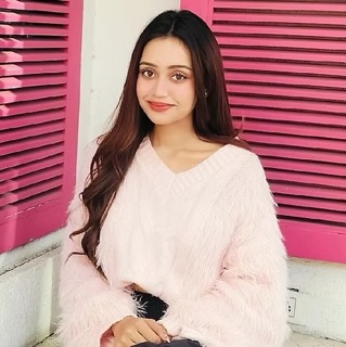 Prakriti Chaubey 🍓 logo