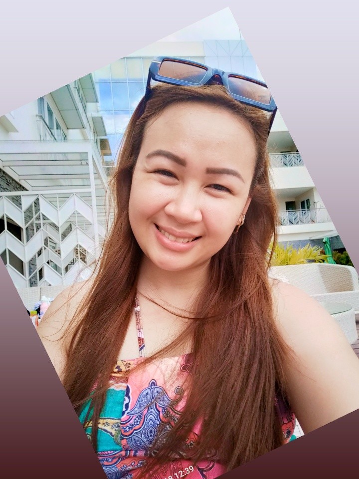 Queenie Jill Trono picture